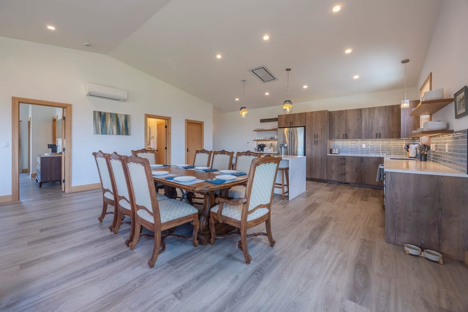 Dining Room: Gather around the elegant table for unforgettable meals and shared stories!
