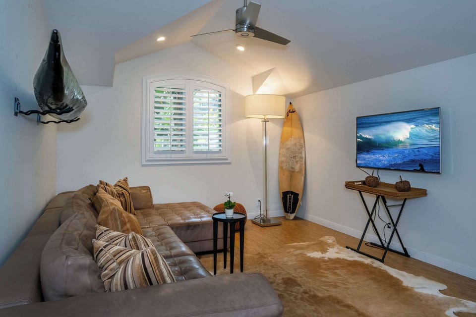 Living room on 2nd floor with Smart TV