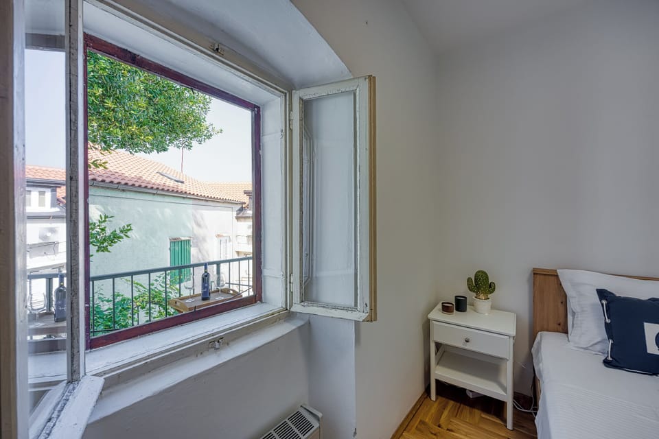 Second bedroom