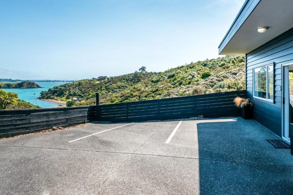 Carparking and Bay View