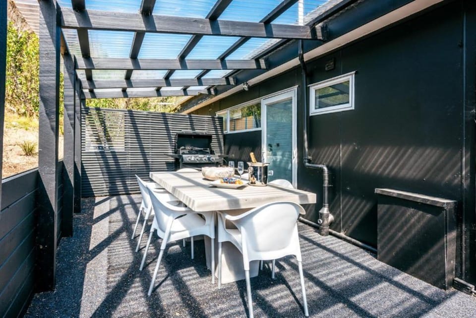 Outdoor Living and BBQ Space