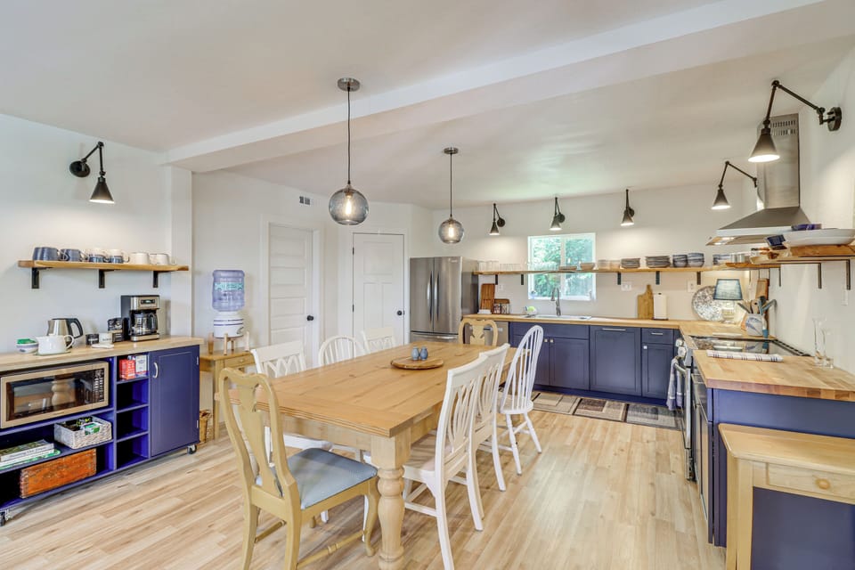 Kitchen | Cooking Basics | Spices | Toaster | Crockpot | Coffee Bar | 1st Floor