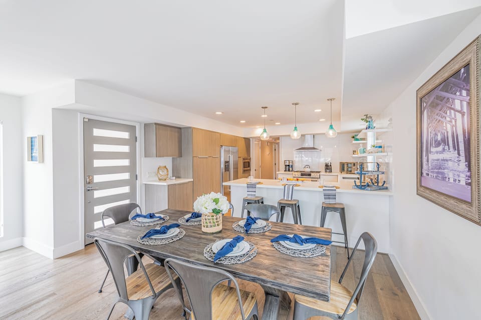 Dining table with seating for 6.