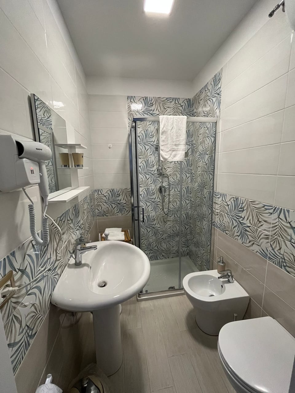 Basic Room | Desk, free WiFi