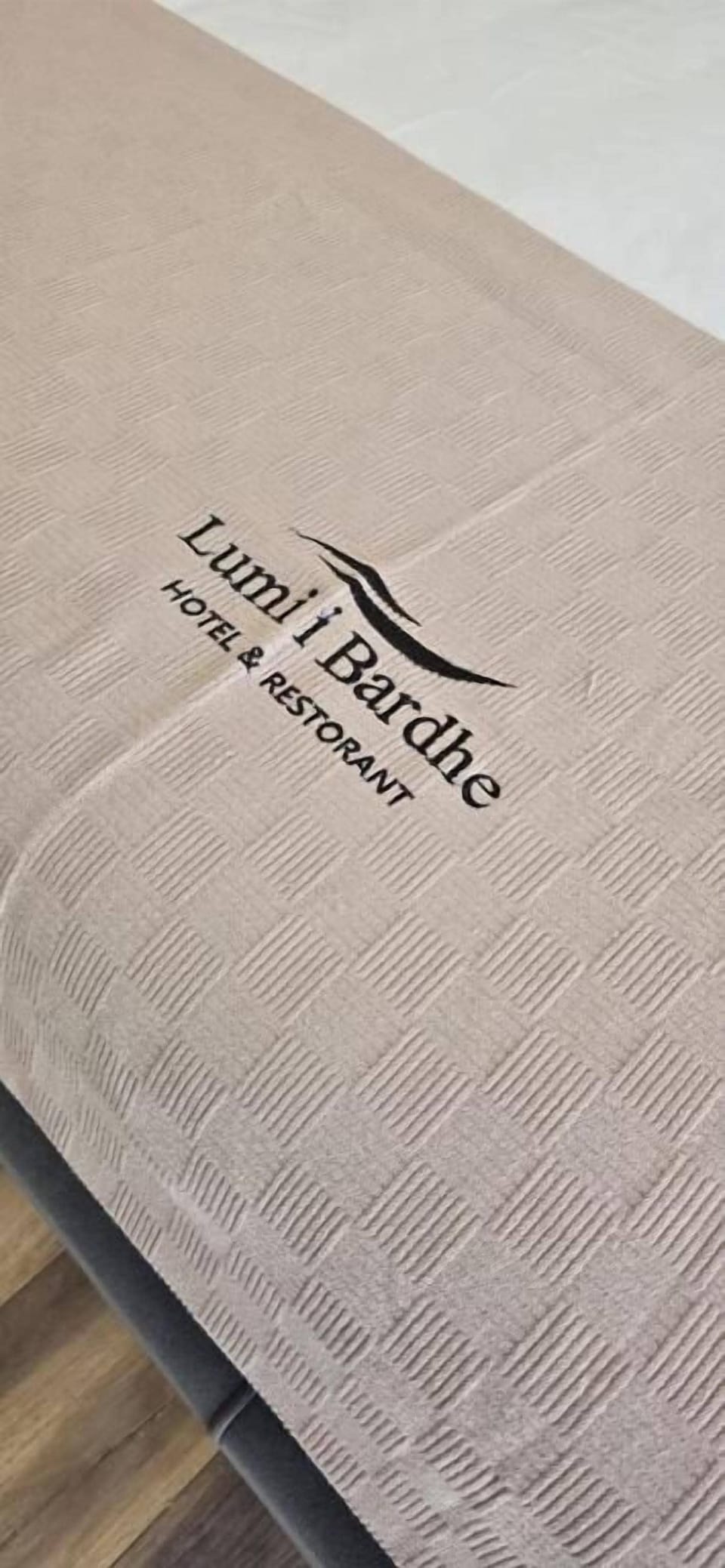 Deluxe Double Room | Desk, WiFi (free), bed sheets