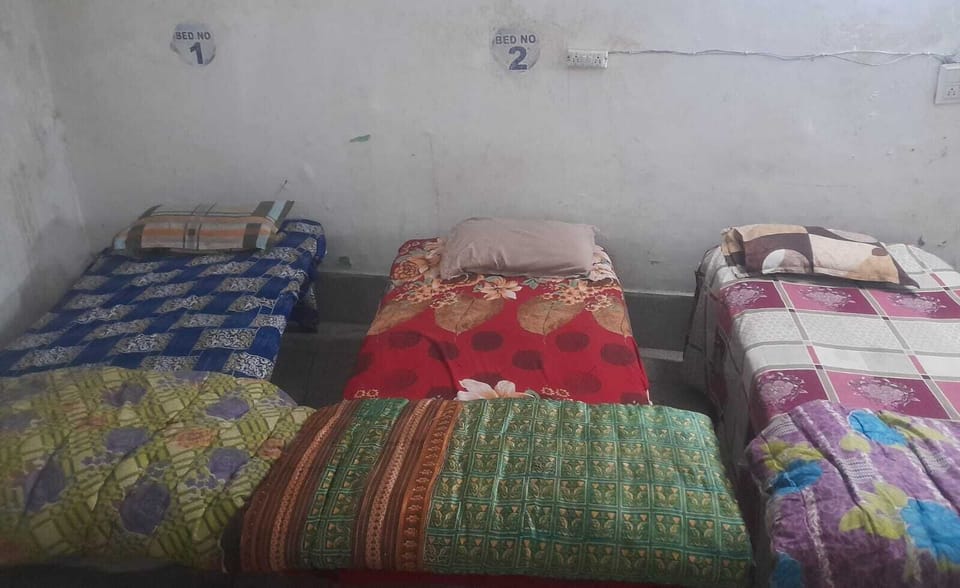 Shared Dormitory | In-room safe, desk, laptop workspace, free WiFi