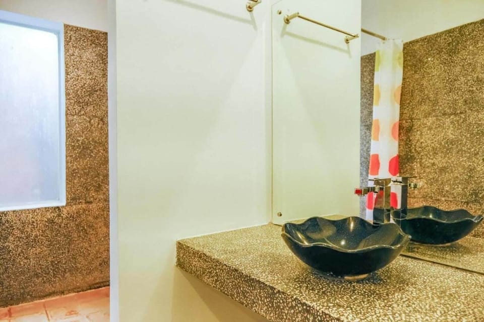 Standard Double Room, City View | Bathroom
