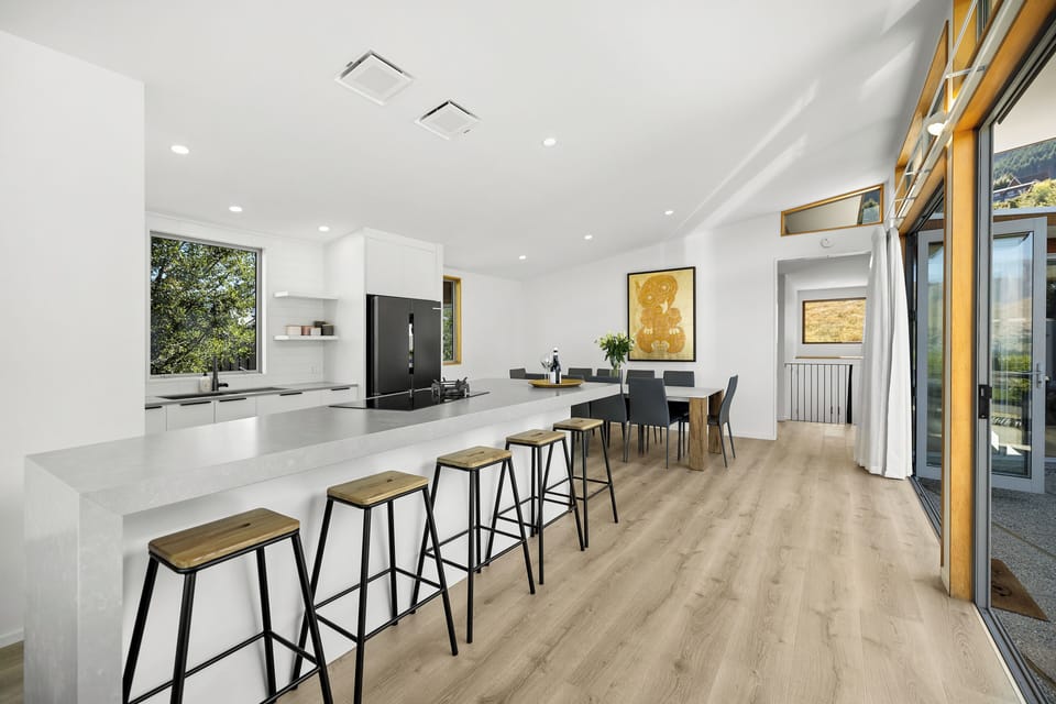 Panoramic House, Lake View | Private kitchen | Full-size fridge, microwave, oven, stovetop