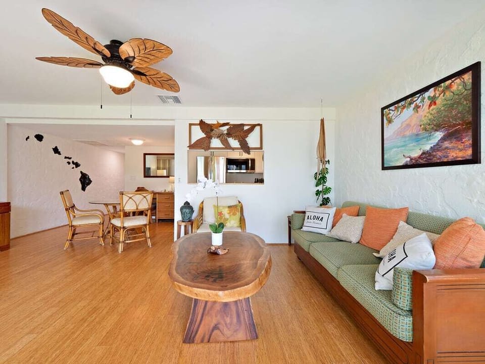 Living room with pull out couch