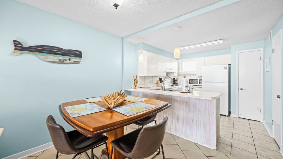 Buena Vista 205 Dining area