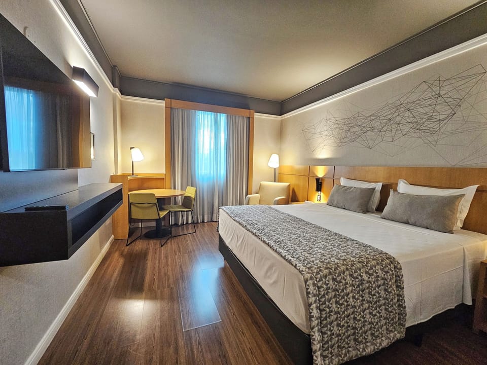 Superior Room, 1 Queen Bed | Minibar, in-room safe, desk, blackout drapes