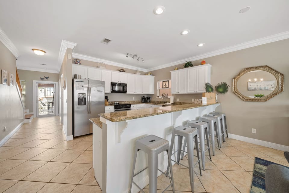 House, 3 Bedrooms | Private kitchen | Coffee/tea maker, fridge, oven, toaster