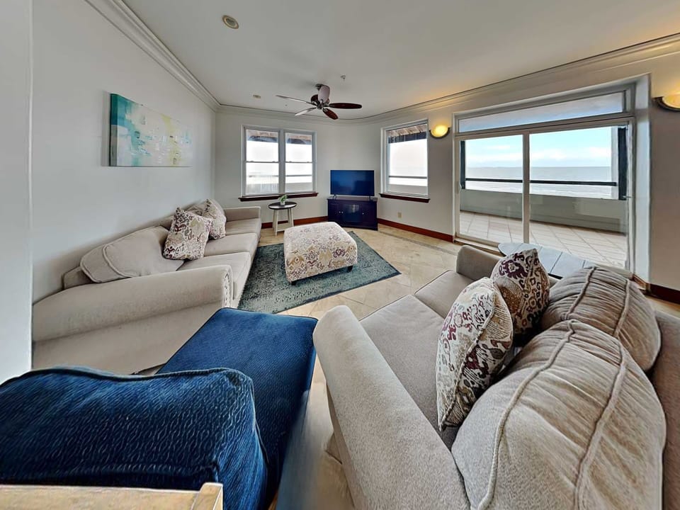 Living Room - Plenty of Seating + Gulf Views!