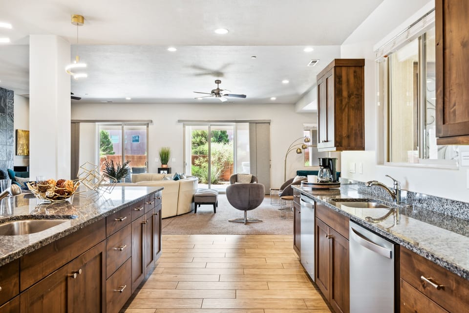House, Multiple Bedrooms | Private kitchen | Fridge, oven, coffee/tea maker, toaster