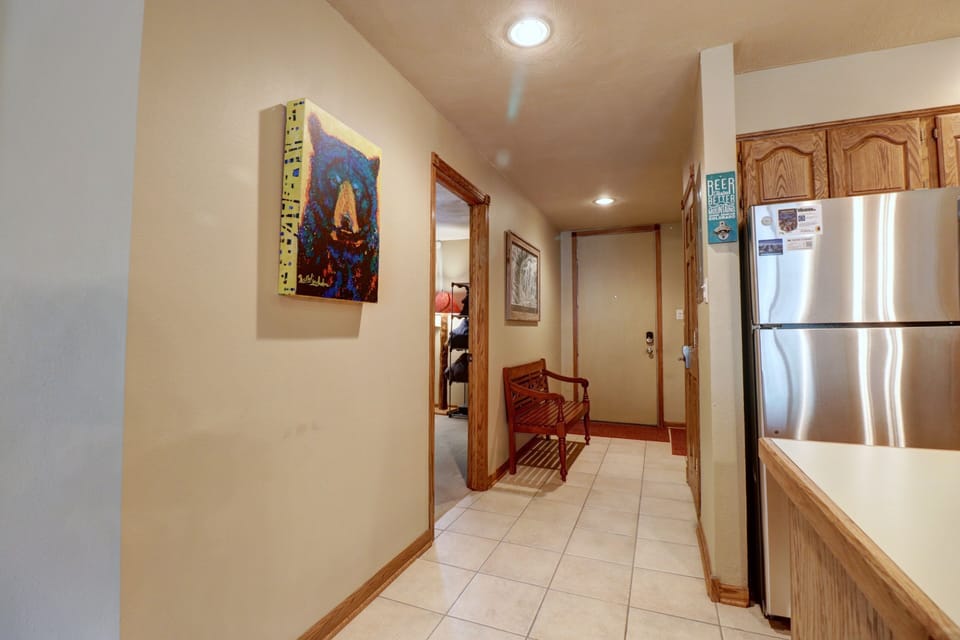 Condo, 2 Bedrooms | Interior