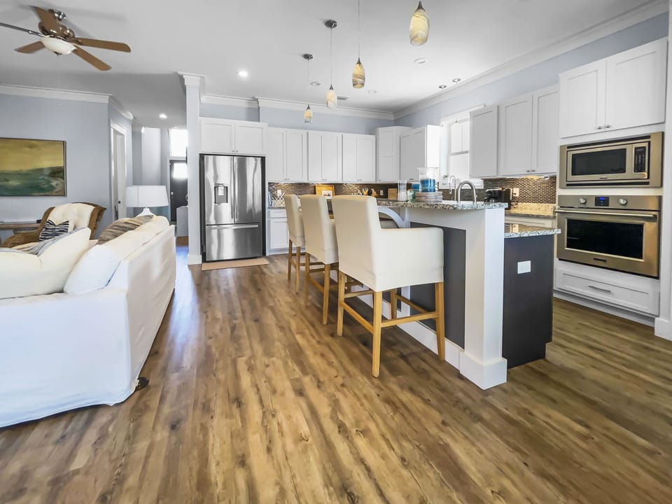 House, 3 Bedrooms | Private kitchen | Fridge, oven, coffee/tea maker, toaster