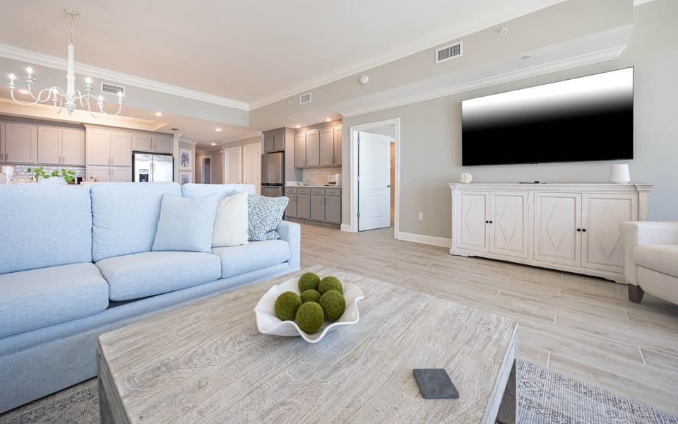 Condo, 4 Bedrooms | Living area