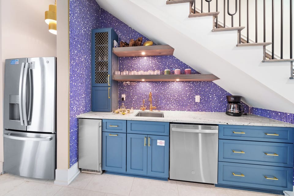 1st floor wet bar