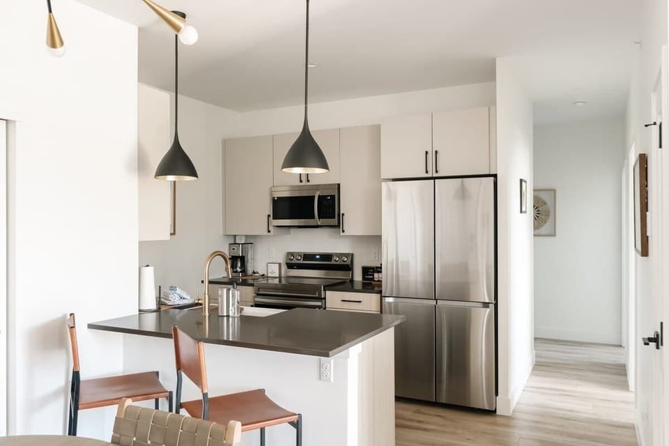 Kitchen with counter seating