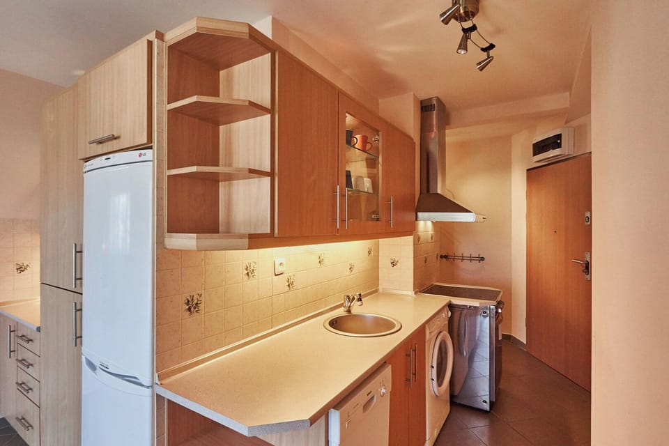 Junior Suite | 1 bedroom, iron/ironing board, free WiFi