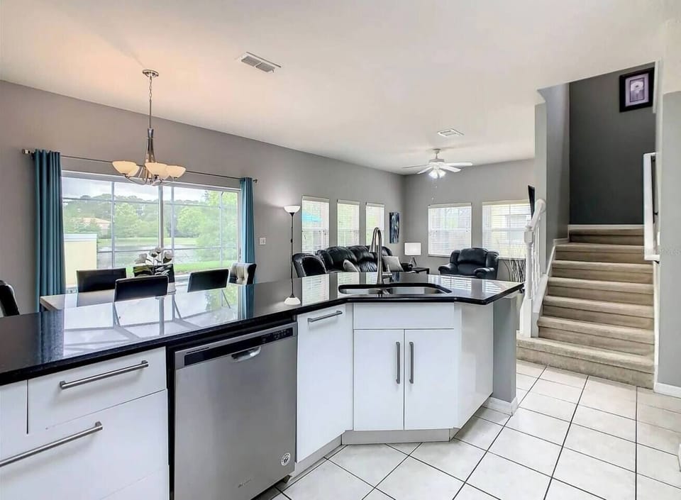 Rooms: Kitchen
