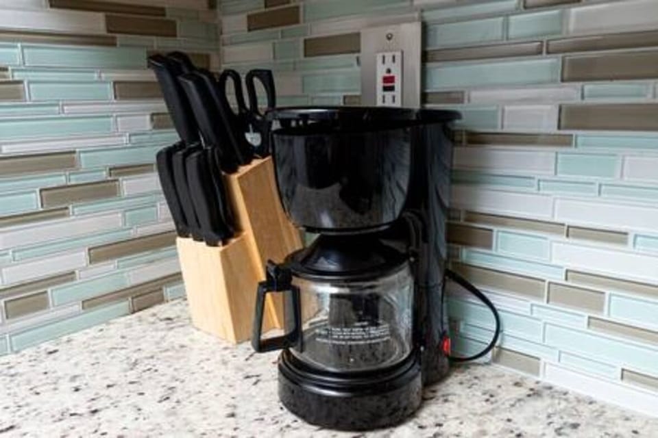 Coffee maker and kitchen utensils available