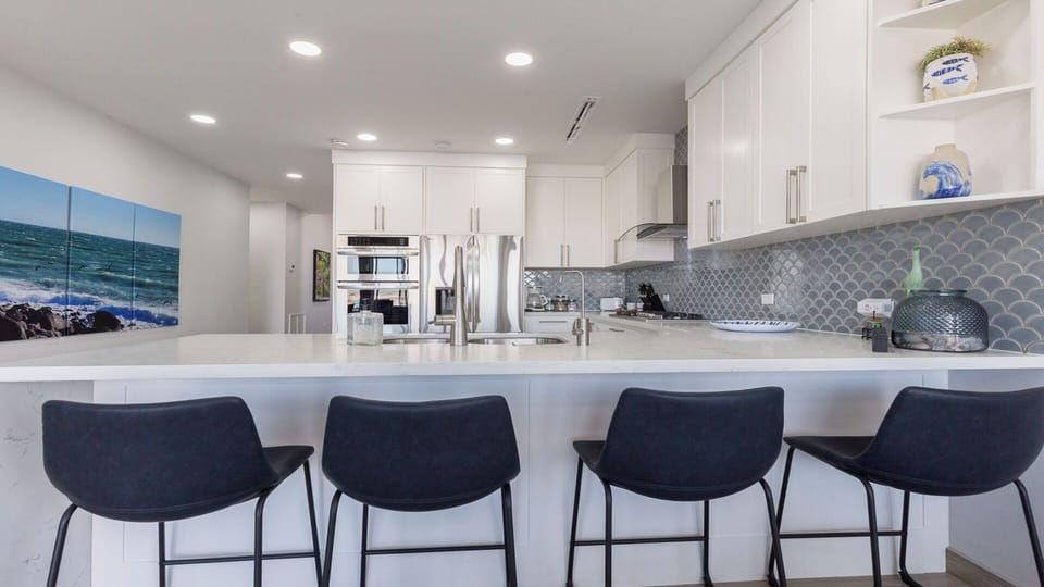 Comfort House, Patio, Lake View | Private kitchen