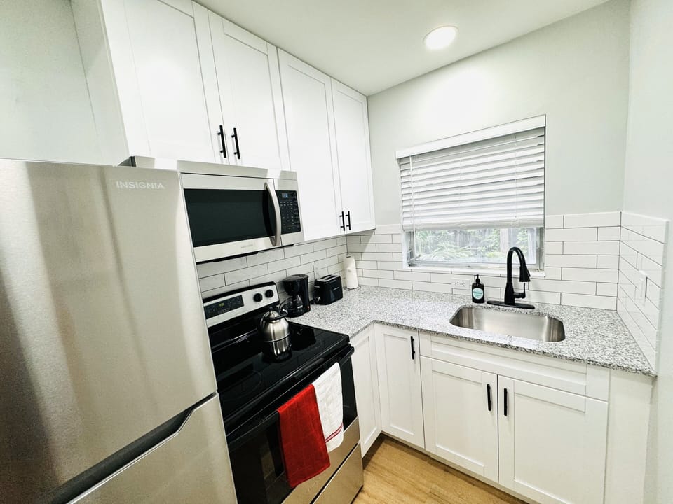 Fully Equipped kitchen ready to bring your inner chef out. New appliances ready to cook all sorts of meal.