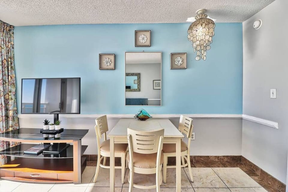 a dining space for 3 people
