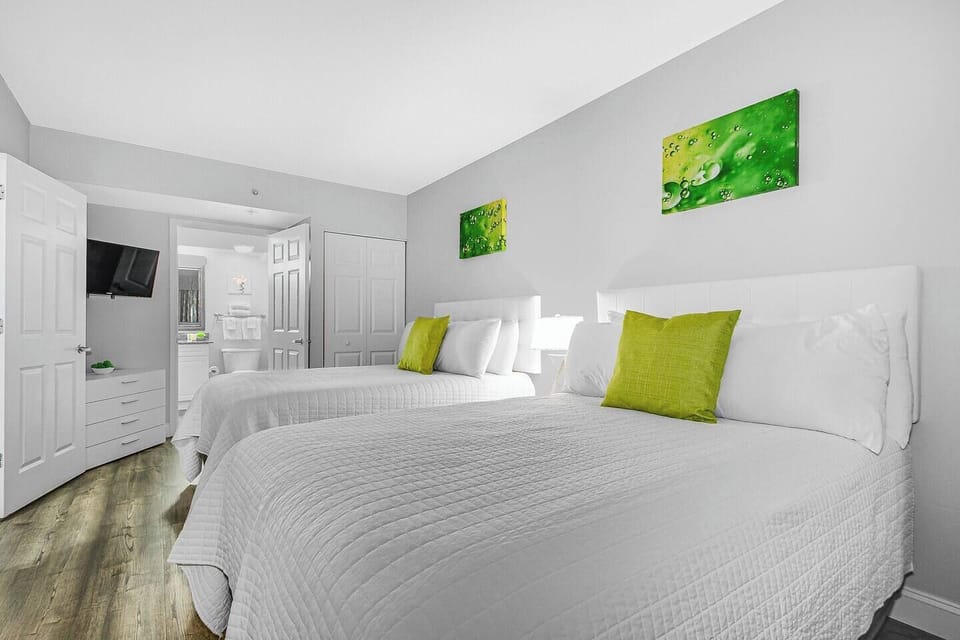 The three-bedroom, two-bathroom suite has recently been through a stunning renovation, guaranteeing a modern and revitalized ambiance during your stay.
