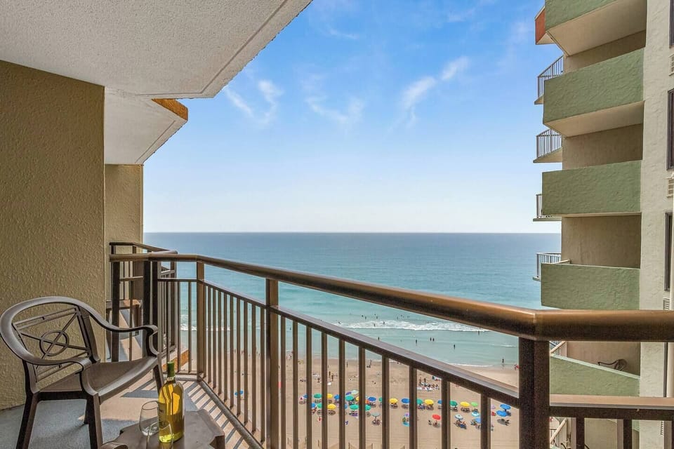 Sip, savor, and soak in the scenery!
