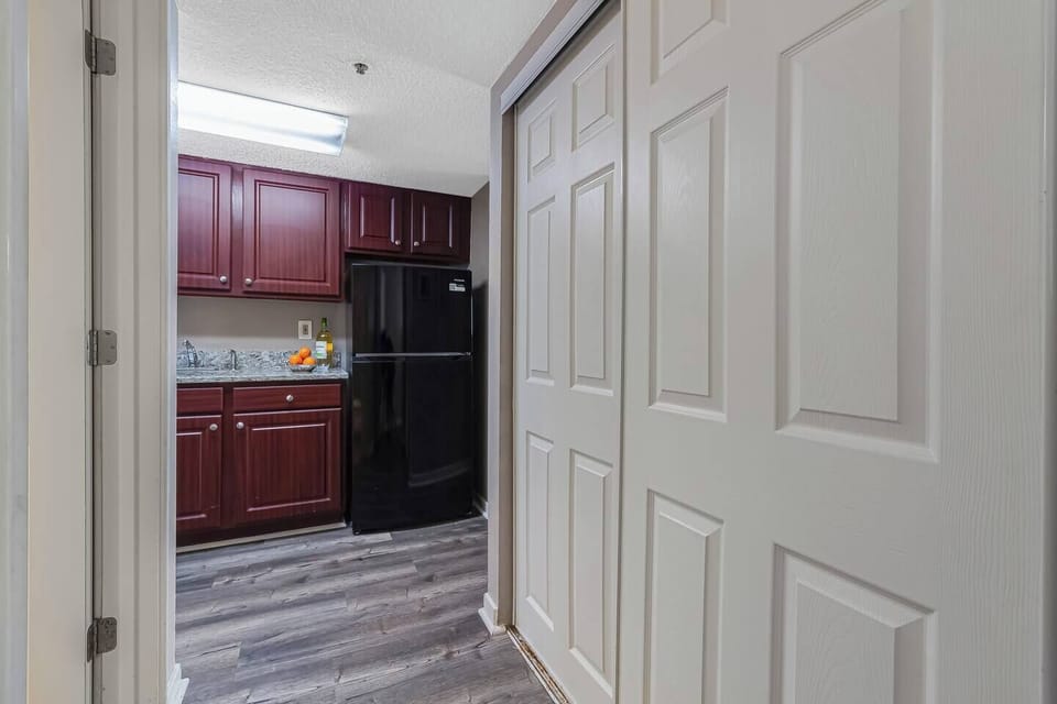 Cook up in our kitchen equipped with necessary appliances!