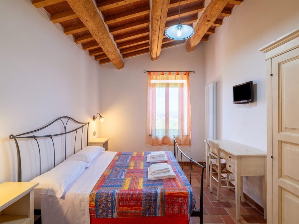 House | 3 bedrooms, individually furnished, bed sheets