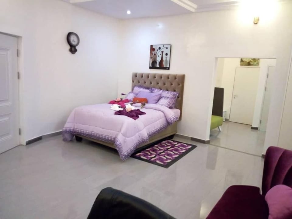 Luxury Room, City View | Desk, free WiFi