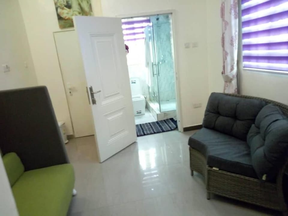 Luxury Room, City View | Desk, free WiFi