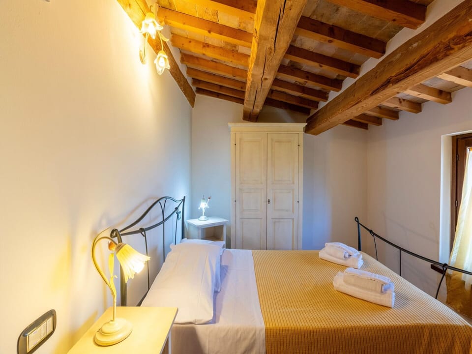 House | 3 bedrooms, individually furnished, bed sheets