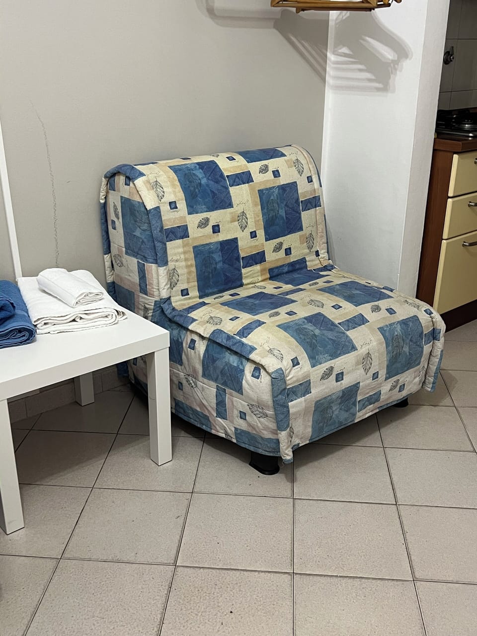 Economy Triple Room, Kitchenette, Courtyard View | Blackout drapes, free WiFi