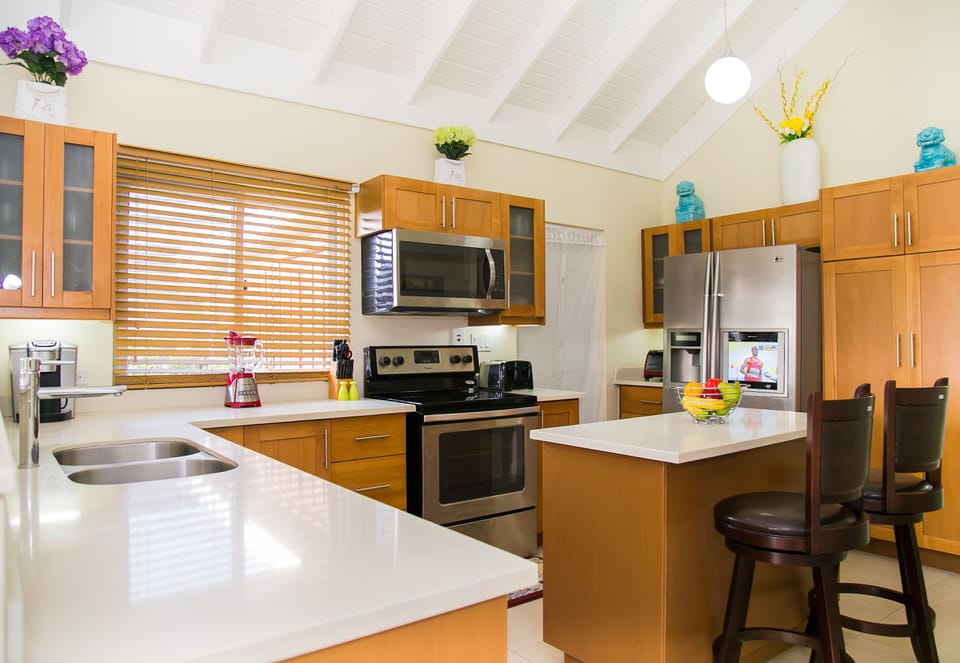 Family Villa, Mountain View | Private kitchen | Coffee/tea maker, full-size fridge, microwave, oven