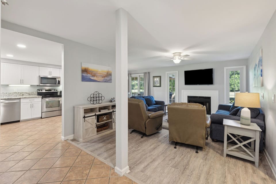 This ground-level villa provides a serene and inviting atmosphere with fine details, ensuring a memorable vacation for you and your companions.