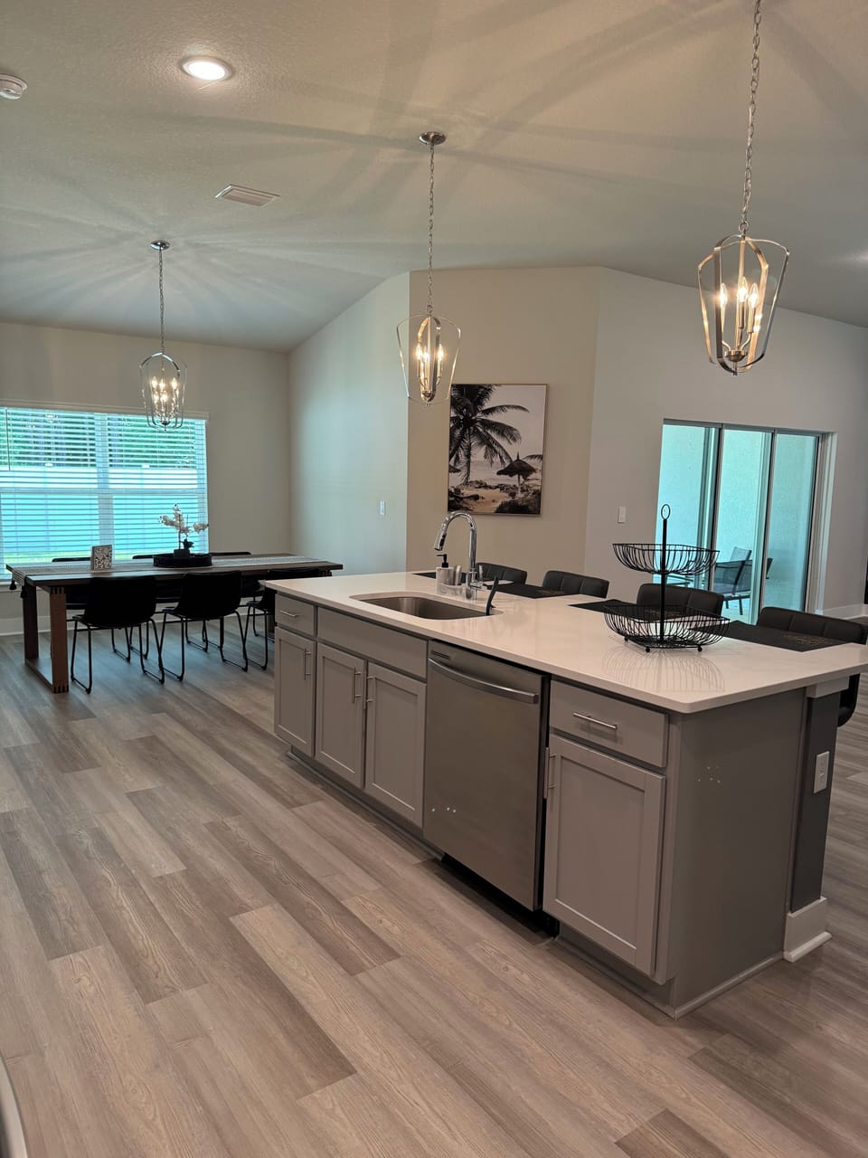 Kitchen/ Dining area