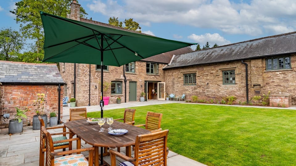 Outdoor Dining at Upper Lodge