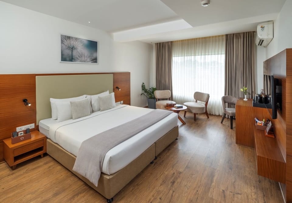 Premium Double Room, City View | In-room safe, desk, laptop workspace, soundproofing