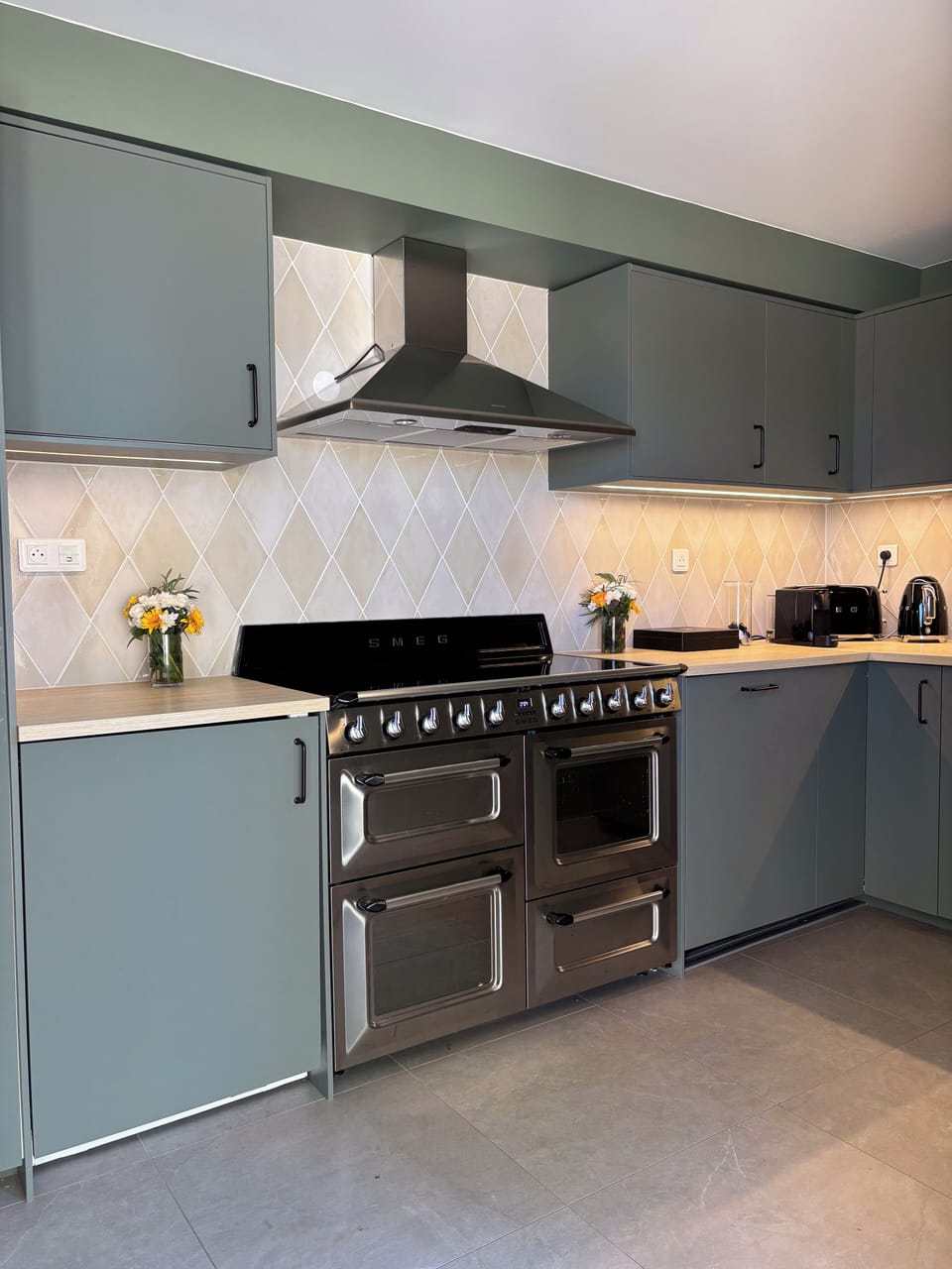 Luxury Villa | Private kitchen | Shared fridge, microwave, espresso maker, coffee/tea maker