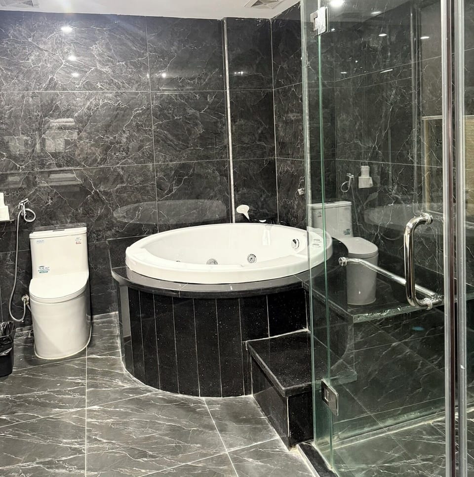 Senior Double Room Single Use | Desk, free WiFi