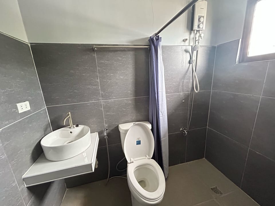 Shower, bidet, towels, soap