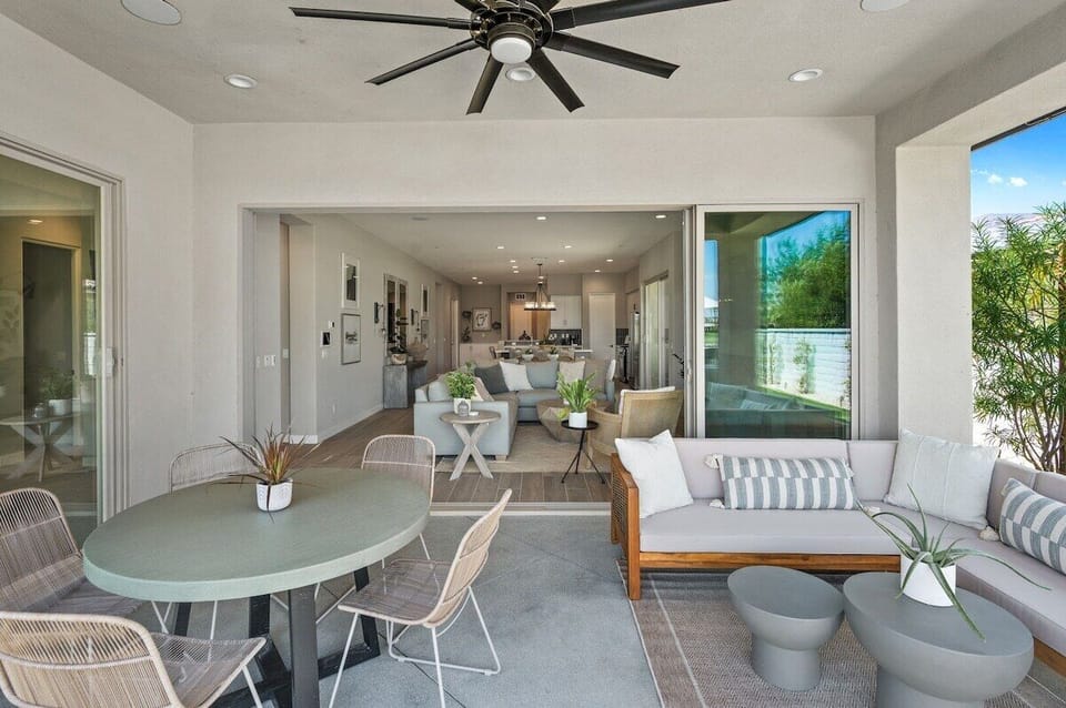 This open floor plan makes it easy for you to enjoy indoor/outdoor living.