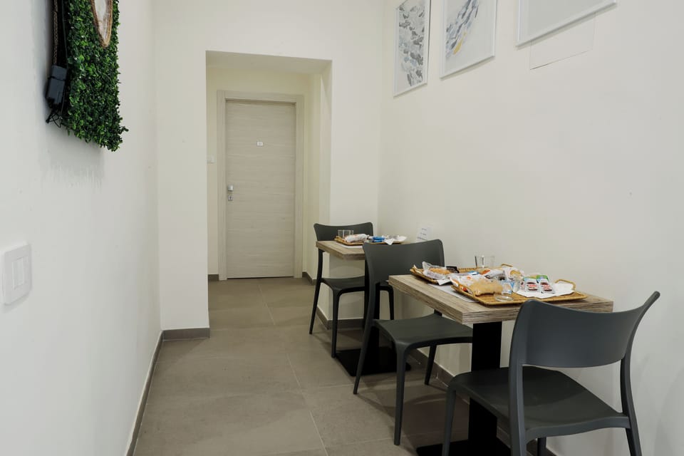Free daily self-serve breakfast