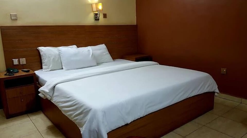 Comfort Room, Balcony, City View | Desk, laptop workspace, free WiFi