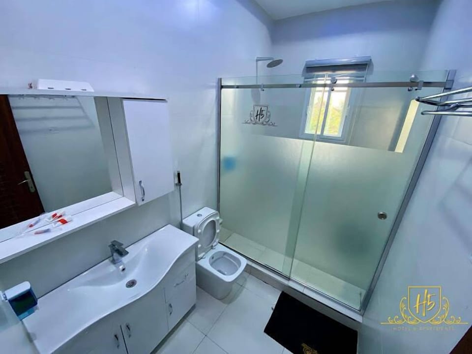 Comfort Room, Balcony, City View | Bathroom | Free toiletries, hair dryer, towels, soap