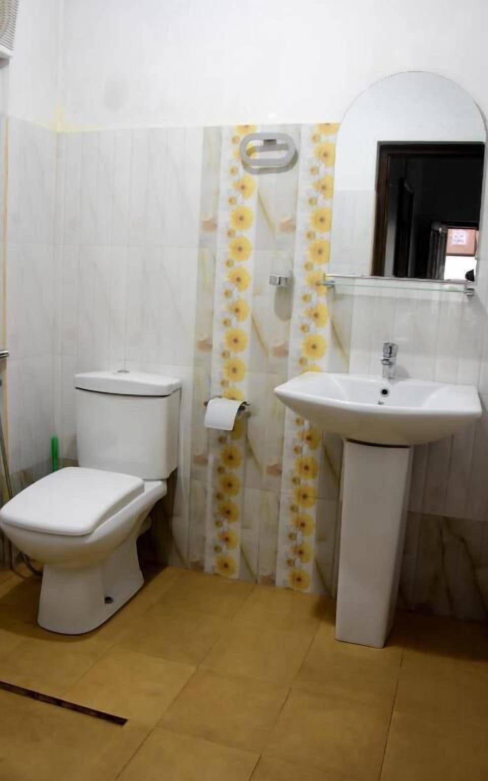 Deluxe Triple Room, Garden View | Bathroom | Towels, soap, shampoo, toilet paper